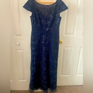 NWT JS Collections Womens Navy Lace Embroidered Evening Dress Grown Size 8